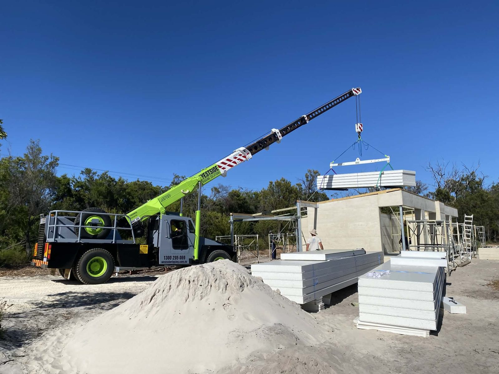 Insulated panel lift | Dunsborough
